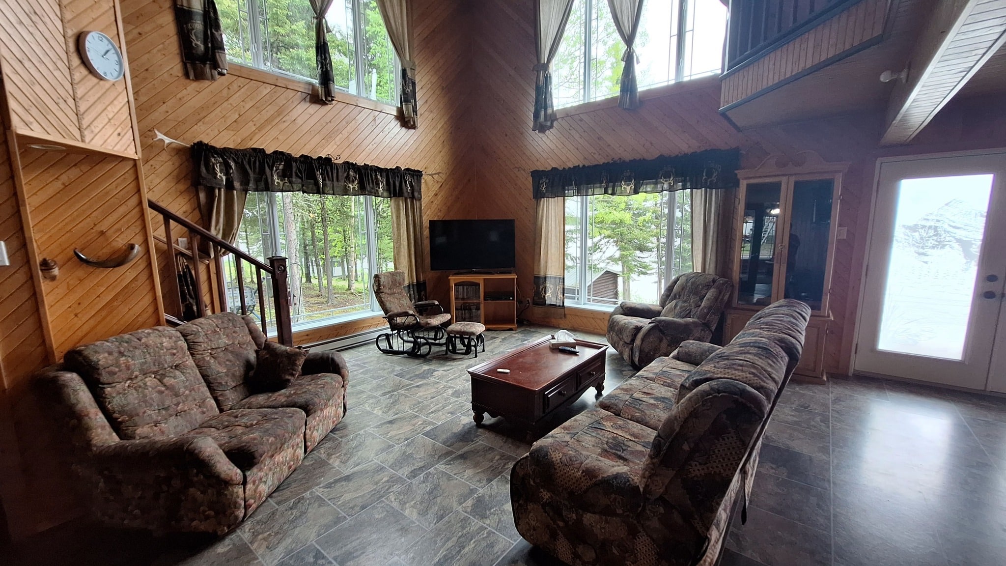 Pourvoirie Mistawak - Pavillon tout confort pouvant accueillir jusqu’à 14 personnes.